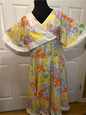 1970 1980 Plus size Vintage Sue Brett floral Yellow Dress with White Trim